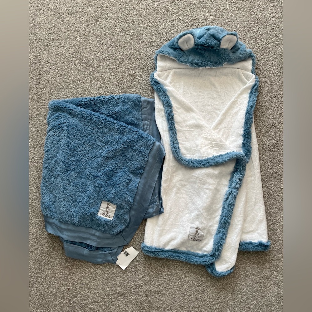 NWT Little Giraffe Chenille Blue Baby Blanket and NWOT Hooded Towel